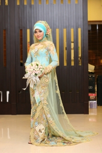 New-Brand-Collection-Of-Pakistani-Arabic-bridal-dresses-Hijab-2013-14-7