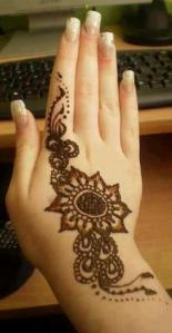 Simple-arabic-henna-designs